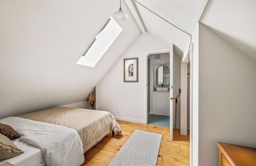 Mendocino Apartment | The Fox Den - Welcoming Studio with WiFi in charming Mendocino