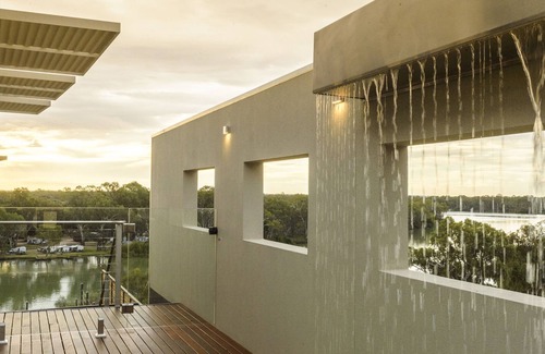 Paringa Villa | The Frames 'Pastiche' Luxury Retreat overlooking River Murray private Pool, Spa