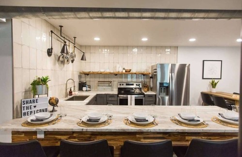 Nashville Apartment | The Frontier Getaway