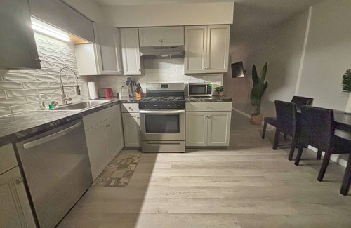 Gahanna Apartment | The Gahanna Ranch - 3 BR - Airport