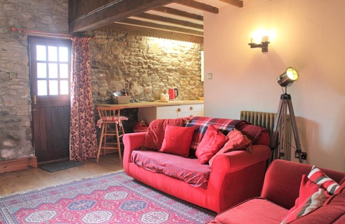 Llanrhidian Higher Cottage | The Gallery at Blaen Cedi Farm - New for July 2019