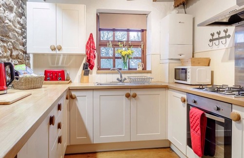 Llanrhidian Higher Cottage | The Gallery at Blaen Cedi Farm - New for July 2019