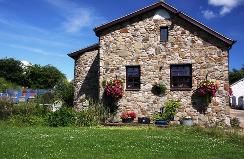 Llanrhidian Higher Cottage | The Gallery at Blaen Cedi Farm - New for July 2019