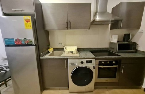 East Legon Apartment | The Gallery Luxury Suite less than 10 minutes from the Airport.