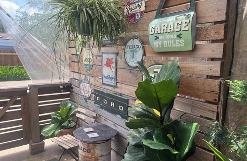 Plano Apartment | The Garage Suite – Eclectic Chic Studio in the Heart of Plano
