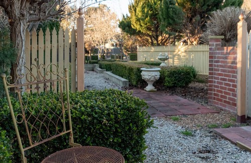 Rylstone House | The GARDEN HOUSE/RYLSTONE.country dreaming