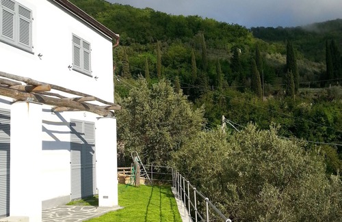 Sori Bed & Breakfast | the Garden of Fe surrounded by greenery between sea and mountains