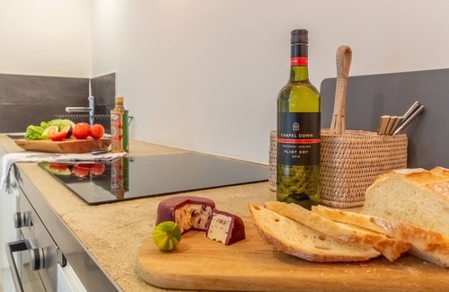 Plumpton Green Apartment | The Garden Room is the perfect romantic retreat for couples seeking an escape