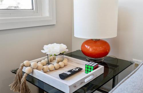 White Oaks Apartment | The Garden Suite in London, On 1BR, 1B with free washer and dryer