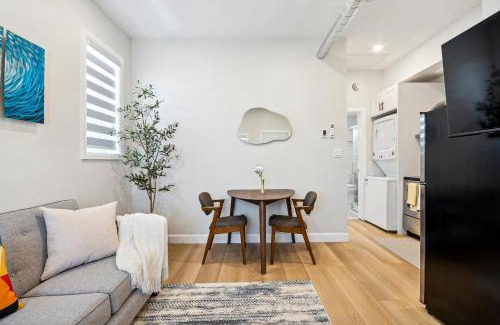 White Oaks Apartment | The Garden Suite in London, On 1BR, 1B with free washer and dryer