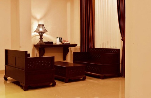 Laweyan Hotel | The Garden Suites New