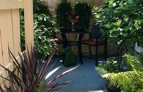 East Atlanta Apartment | The Gatehouse - A Private Studio Apartment/Guesthouse