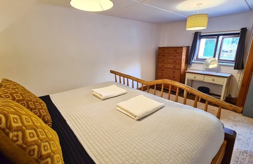 Littleport Cottage | The Gatehouse at Horsley Hale Farm - With Wild Swimming Lake
