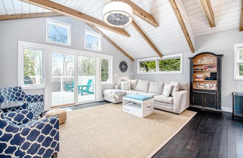 Lakeside House | The Gatehouse on Orchard Beach