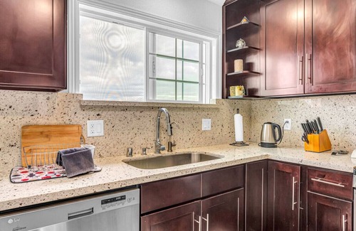 Marina House | The Gateway - Large Home Near Monterey & Beaches