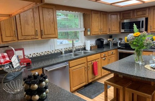 Hendersonville House | The Gathering Place 25 Minutes to Asheville
