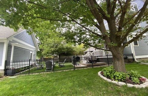 Near Eastside House | The Gathering Place "Upscale! Walkable! 5-Bedroom 4 Bathroom Downtown Indy"