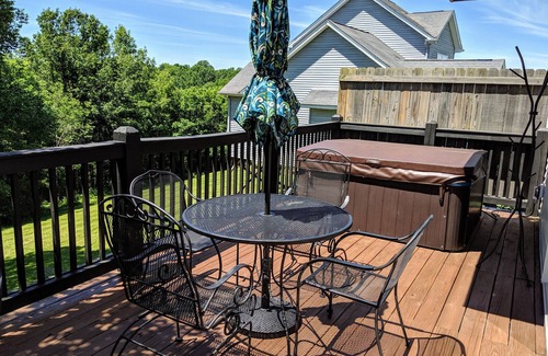Taylorsville Cottage | The Gathering Place 51 - Charming 3-BR cottage on Bourbon Trail - WiFi & hot tub