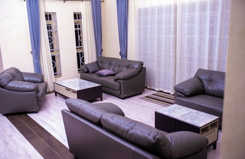 Kabale Bed & Breakfast | The Georges' Residence a luxurious villa providing white glove services.