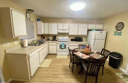 Jacksonville House | The Get-Away-Spot| Cozy & Spacious| Close to base
