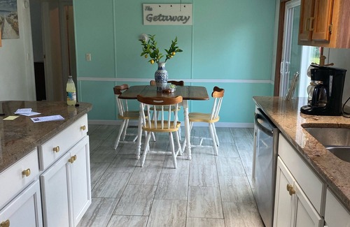 Lexington House | "THE GETAWAY" in the Village of Lexington