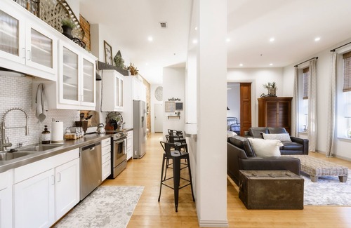 Kaufman Condo | The Getaway on Kaufman Square