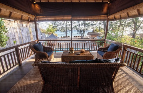 Gili Trawangan Villa | The Gili Beach Resort, 4 Bedrooms Villa Gili Trawangan - Beach Front