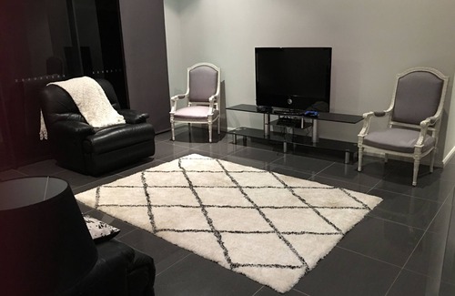 Raleigh Other | The Glen 3 bedroom apartment with spa