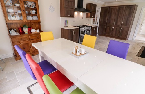 Carndonagh House | THE GLEN, pet friendly, with open fire in Carndonagh, County Donegal