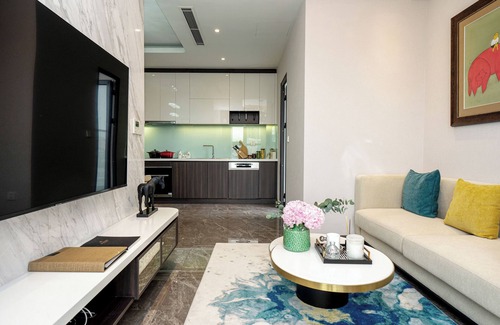 Lang Ha Apartment | The Gloria Serviced Apartment by Silk Path