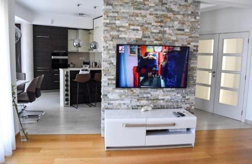 Skaljari Apartment | The Golden View