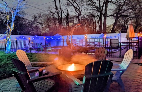 Commack House | THE GOOD VIBEZ HOUSE! Mini Golf Course,Heated Pool,Hot Tub,Game Room,Angel Wing