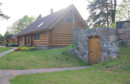 Hara House | The gorgeous log house, that brings out the smile!