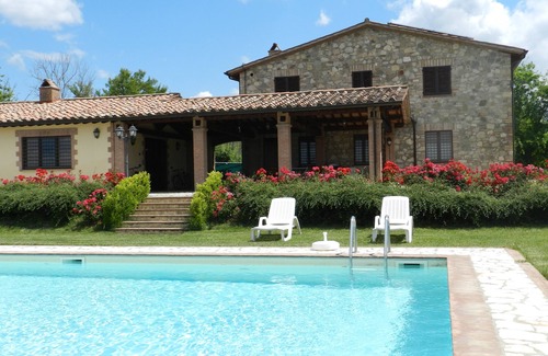Loreto Apartment | THE GRAIN The Assignano countryside