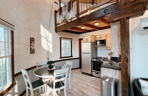 Seymour Cabin | The Grainery is a cozy farm stay, nestled in the Ozark hills