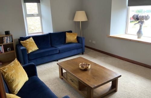 Biggar Cottage | The Granary a gorgeous 3 bedroom cottage, situated at the foot of the Tinto Hill