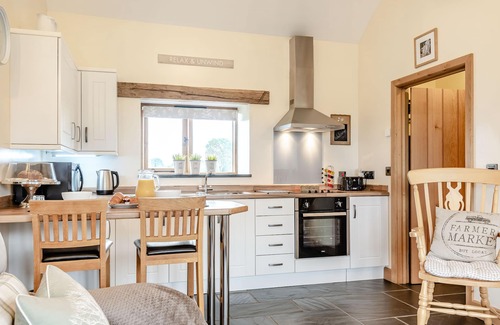 Welshpool Cottage | THE GRANARY, romantic, with a garden in Llanfair Caereinion