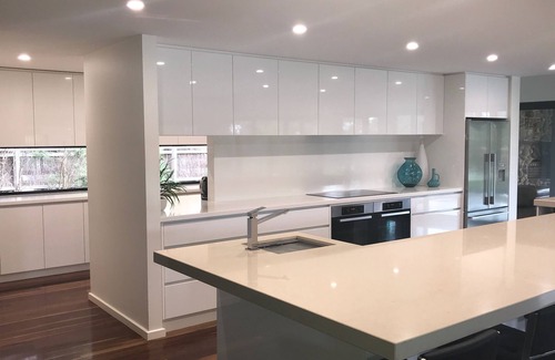 Cowes House | THE GRAND - Amazing Luxury Property - Heated Swimspa, Butlers Kitchen