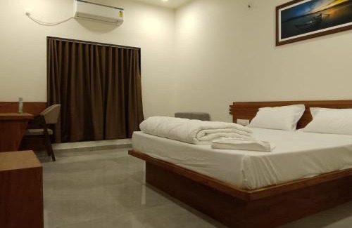 Kodinar Hotel | The Grand Dharti