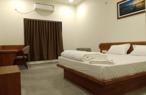 Kodinar Hotel | The Grand Dharti