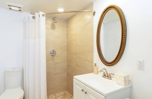 Key Largo House | The Grand Lodge Right On The Water at Largo Resort