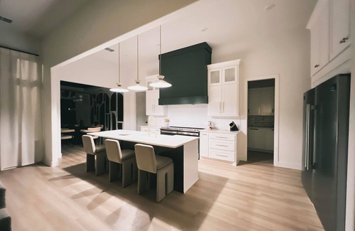 Lubbock House | The Grand Mansion on 1 acre with 7 bathrooms!