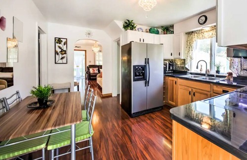 Hummelstown House | The Grand OasisnRetreat !