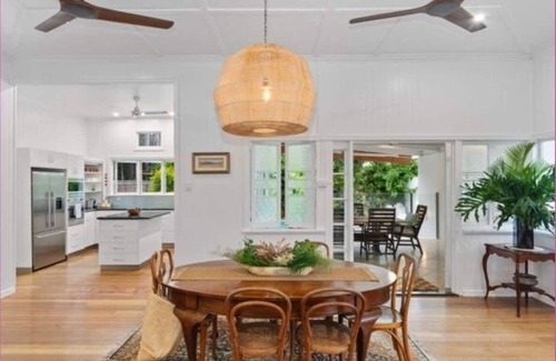 Pimlico House | The Grand Queenslander On Turner