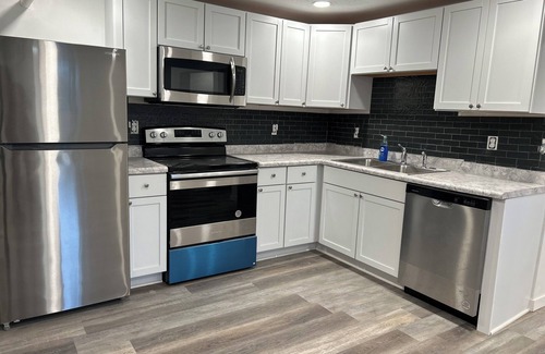 Summit Hill Apartment | The Grand Studio - Unit 1