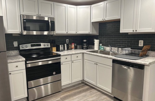 Summit Hill Apartment | The Grand Studio - Unit 1