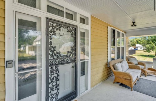 Evansville House | The Grand Suite Estates