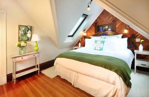 Healdsburg Bed & Breakfast | The Grape Leaf Inn