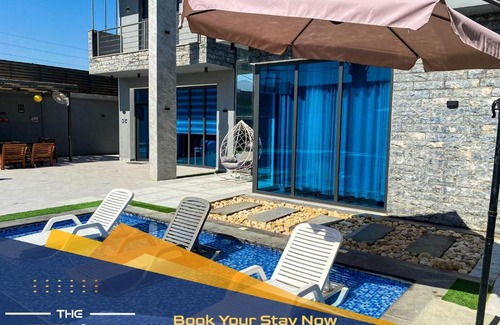 Al Rama House | The Gray Villa