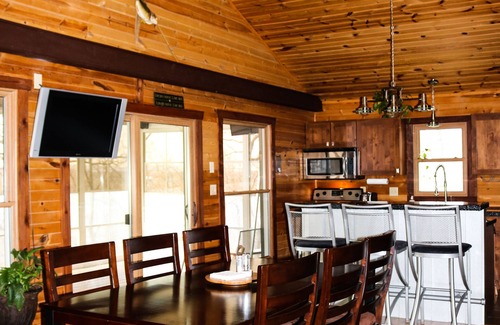Alma House | The Great River Retreat on Mississippi backwaters: views, modern & peaceful!